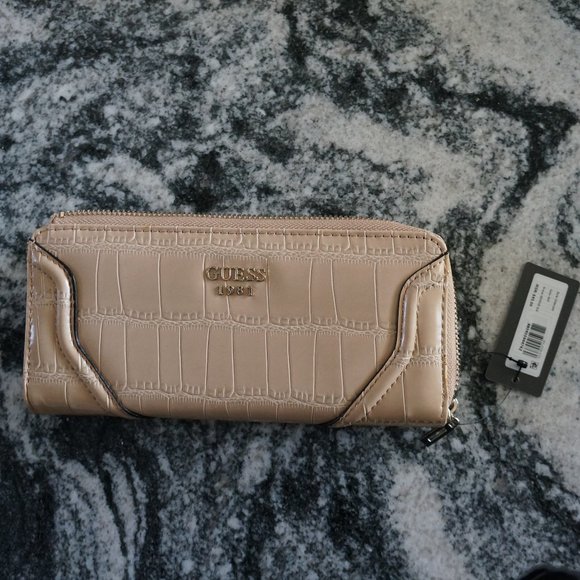 GUESS Women's Georgie Satchel Nut Handbag with matching wallet. - Picture 9 of 14